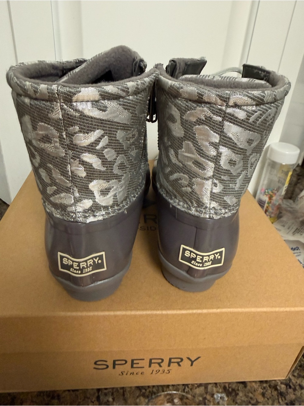 Sperry Saltwater LeoJac Silver Boots Leopard Grey New In Box Women’s Size 5 - Picture 4 of 5